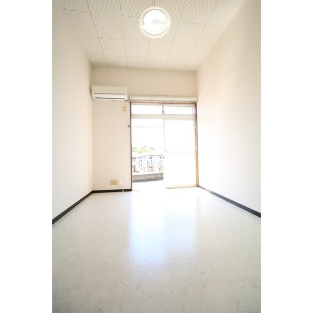 同物件の他の部屋の画像です